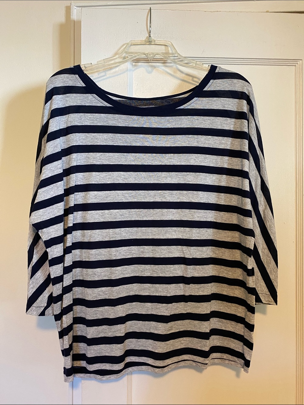 🎀 5/$20 🎀 Loft dark blue and grey striped lightweight top size large